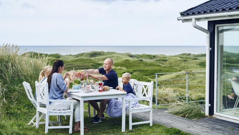 Familie i feriehus i Nordjylland