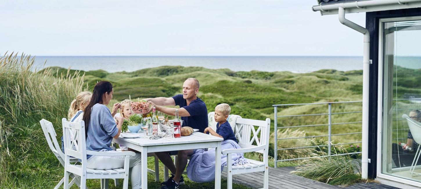 Familie i feriehus i Nordjylland